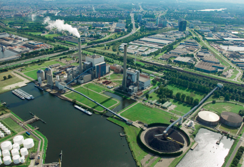 N.V. Nuon Energy’s 630 MW Hemweg coal power plant in Amsterdam, built in the 1990s, supplies energy to 3.1 million households. Image by VATTENFALL