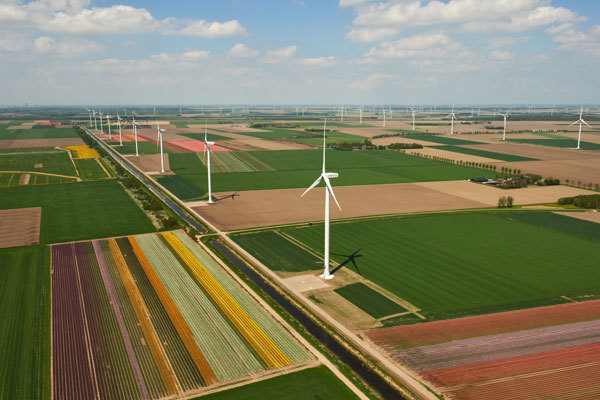 The 122 MW Zuidlob wind farm in the central province of Flevoland, Netherlands, where most of the country’s wind power is produced. Image by Jan Oelker. 